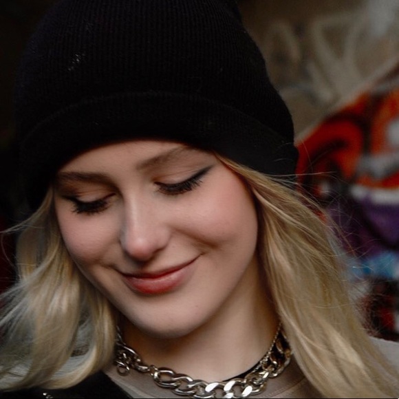 meet your poshmark seller :) - Picture 1 of 1